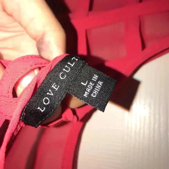 Red crop top - Picture 3 of 3